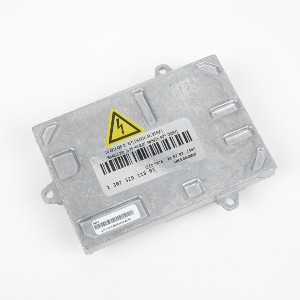 A2168203585 / Mercedes Benz S ClasW221 W216 Xenon Far Beyni