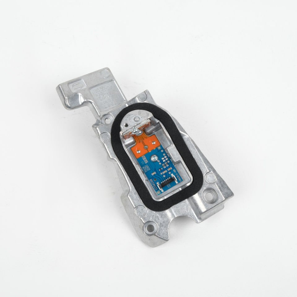 63117352477 / BMW F10 F11 LCI F07 GT 5 Serisi Led Far Modülü